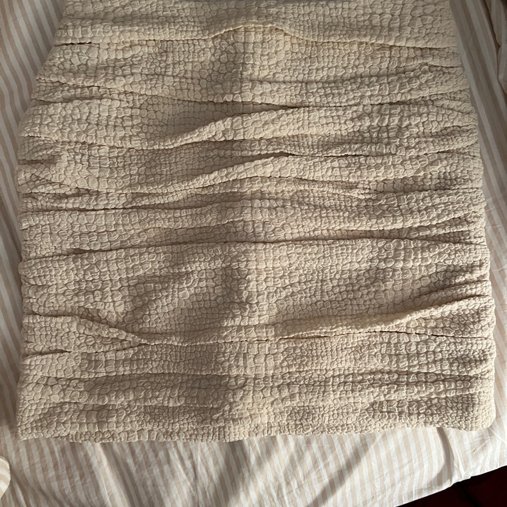 Elegant Cream Textured Skirt